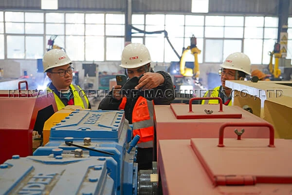 An Oman Client Visited The Exct Factory To Inspect The Mineral Sizer -2 An Oman Client Visited The Exct Factory To Inspect The Mineral Sizer -2